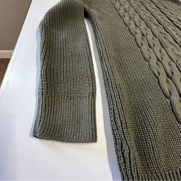 Gap women’s size medium cable‎ knit turtleneck sweater, long sleeve olive green - Picture 9 of 10